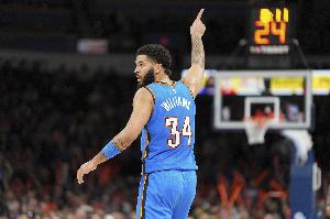 肯威：亚历山大总是想在关键时刻要球 他一直都是这样的人