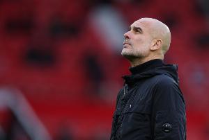 瓜迪奥拉：裁判的有些判罚很难理解，多库被拉拽却不是犯规