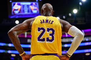 本赛季湖人面对东西部前四战绩：詹姆斯出战时0-7 詹姆斯缺席4-4