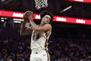 很全面！桑托斯13中6&三分不准7中1 砍下15分8板5助2断&零失误