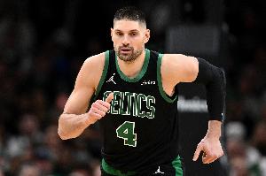 无名指骨折！Stein：绿军方面的期望是武切维奇能在季后赛前回归