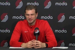 斯普利特谈韦斯利助攻杨瀚森扣篮2+1：很高兴看到这个精彩表现