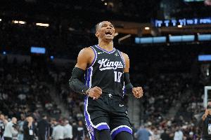 里程碑之夜！威少本场抢下11篮板 生涯总篮板破9K