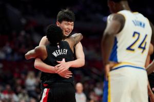 媒体人：韦斯利是真兄弟 没人比他更爱杨瀚森 后者进入状态快不少