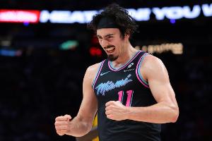 哈克斯谈竞争最佳第六人：赢球才是硬道理 我们连败时没人提这个