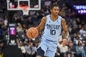 【菜鸟】斯莫尔19分7板3助2断 克赖尔11分5板 辛森12分4三分杀勇