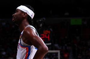 亚历山大连续125场得分20+ 距追平NBA历史纪录只差一场！