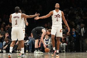 莫布里：阿伦若不打我必须统治内线 然后为哈登创造轻松得分机会