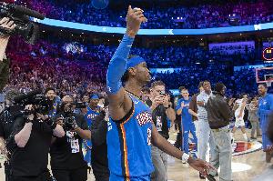 解说：约基奇足够耀眼但亚历山大更为完美 后者MVP几乎是板上钉钉