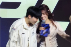 网友热议Rookie官宣微博：九年了 才发现感情走到不同的方向吗？