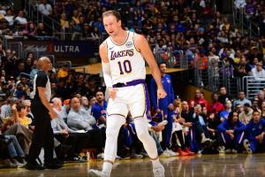 金牌射手！肯纳德本季三分命中率50.3%联盟最佳 加入湖人后52.5%