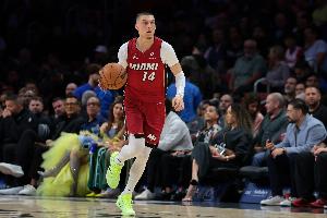 得分能力真强！希罗次节连得8分引领进攻波 半场砍16分4板2助