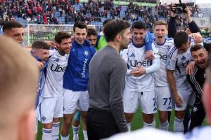 这1亿花得值！科莫24年升甲26年争欧冠 38岁小法带队21岁帕斯当家