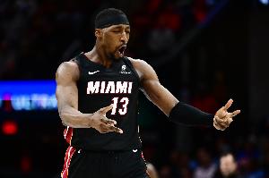 全场拿多少？阿德巴约半场24中13轰43分5板 首节狂砍31分