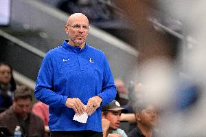 独行侠过去20场2胜18负 但仅在摆烂大军中“前进”3个位次