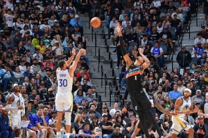 雷吉·米勒：看文班打球是必须要有的体验 就和看乔丹&库里一样