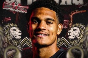 药厂PK兵工厂！勒沃库森发布欧冠迎战阿森纳海报：宽萨单人出镜