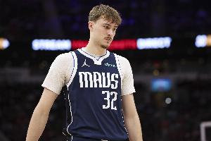 状态太一般！弗拉格半场5中2仅拿到6分6板1助