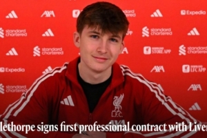 本赛季5球5助，利物浦官方：17岁前锋英格尔索普签下首份职业合同