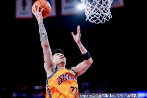 后程发力！张镇麟11中5拿下11分6板1助2断1帽 得分均来自下半场