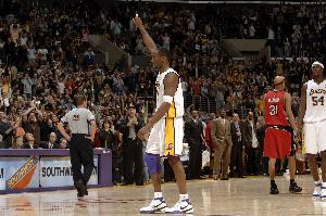 81分纪录被破！科比18年曾发推：我们无需喜欢一个就诋毁另外一个