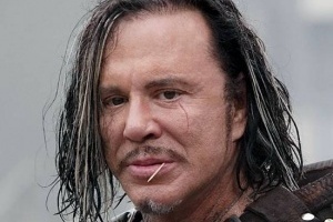 《钢铁侠》反派演员米基·洛克因欠租被逐出家门 曾拒10万美元捐助