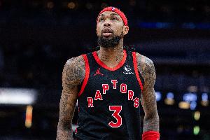 个人发挥尚可！英格拉姆19中8得22分6板5助4断 但正负值低至-25