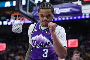 爵士主帅：只知道乔治的腿筋出了问题 他和我说伤的挺严重的