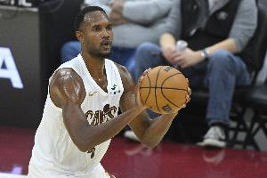 赶紧回去练！莫布里13中8拿下18分13板4助2帽 罚球7中2