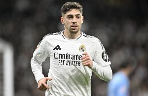 巴尔韦德是欧冠对英超球队半场帽子戏法第二人，上一位是梅西