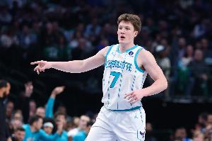 最稳定的仔！4号秀克尼佩尔13中7&三分8中5砍下24分7板3助