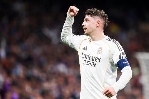 耶罗等传奇盛赞巴尔韦德：很难找到比他更全面的球员，他是瑰宝