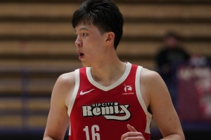 机会不多！杨瀚森首节出战8分22秒 3中1拿到2分1盖帽