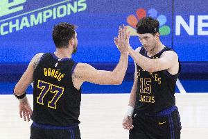 东契奇成队史第三位单场50+10+5+5三分的球员 比肩科比&里夫斯