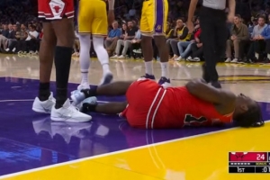 内线被冲击！湖人压哨对伦纳德·米勒犯规 遭遇对手9-0被追平