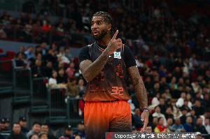 状态好到拦不住！克里斯全场力挽狂澜 20中15高效砍42分13板5助！