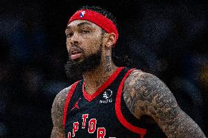 挑大梁！英格拉姆半场11中6砍全队最高16分外加4板 罚球3中3