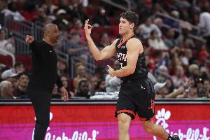 乌度卡谈谢泼德手感回暖：他的自信没动摇过 一直在做正确的事情