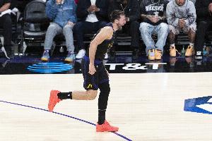 媒体人：东契奇在季后赛可以依赖 在重大场次从来不怯场