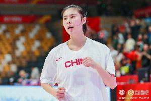 韩乔生：王思雨又一次把球队扛在肩上 把悬崖边的中国女篮拽回来