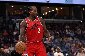 不要有大事呀！小卡两次受伤&末节伤退  出战26分钟砍31分6板2断