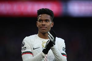 标晚报切尔西伤情：埃斯特旺和约恩森有望对阵巴黎复出