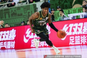直播吧：北京仍在追逐后卫外援戴维斯 提升球队即战力 冲击总冠军