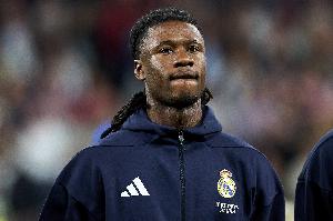 世体：卡马文加遭到伯纳乌球迷零星嘘声，出场次序已落后皮塔奇