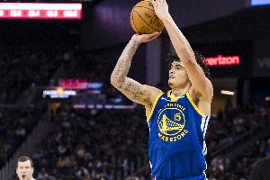 低配版巴特勒？桑托斯12中7砍下20分7板7助2断 也出现5失误