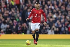 邮报：曼联更衣室希望卡塞米罗留队，预计球员离队决定不会改变