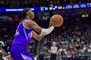 越打越好！科迪·威廉姆斯20中12砍生涯新高34分外加7篮板7助攻