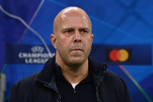 彭南特：斯洛特换人操作离谱到家，球迷都看出问题来他却看不出？