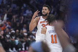 张佳玮：当下尼克斯像1辆配件齐全但慢热的车 勇士又是输人不输阵