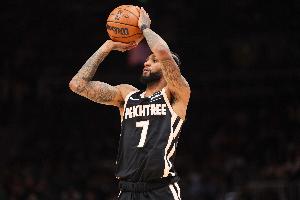 火力全开！亚历山大-沃克半场13中7砍下24分4板4助 三分9中5